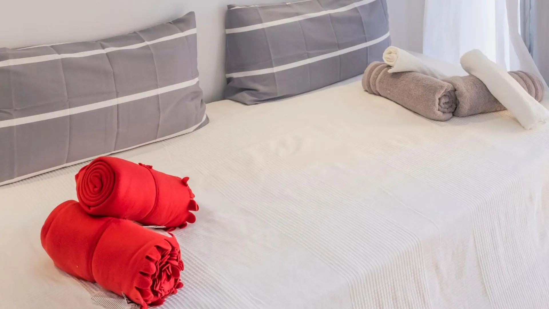 Apartment Live Punta Columbus Pool & Beach Front Punta Del Hidalgo Spain