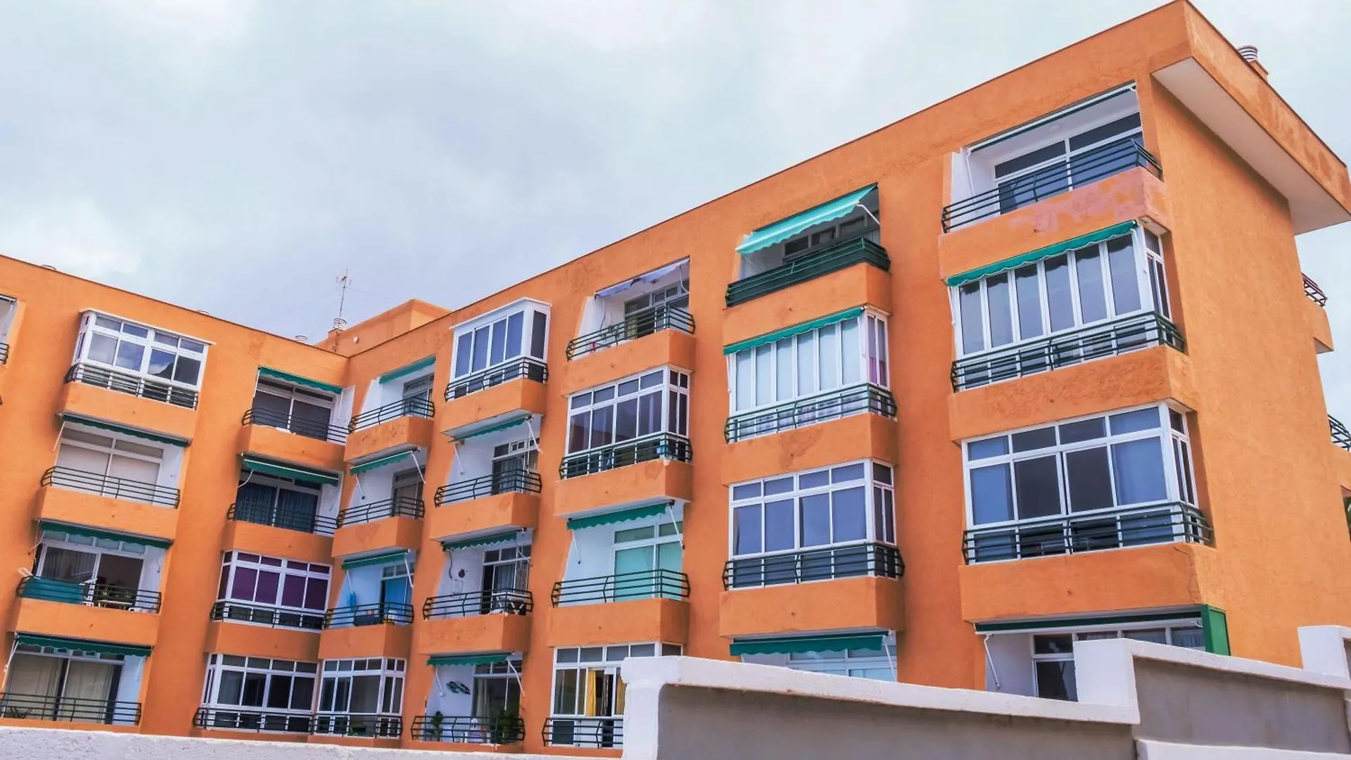 Apartment Live Punta Columbus Pool & Beach Front Punta Del Hidalgo Spain